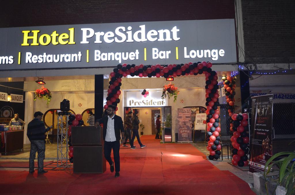 Hotel President Zirakpur Exterior photo